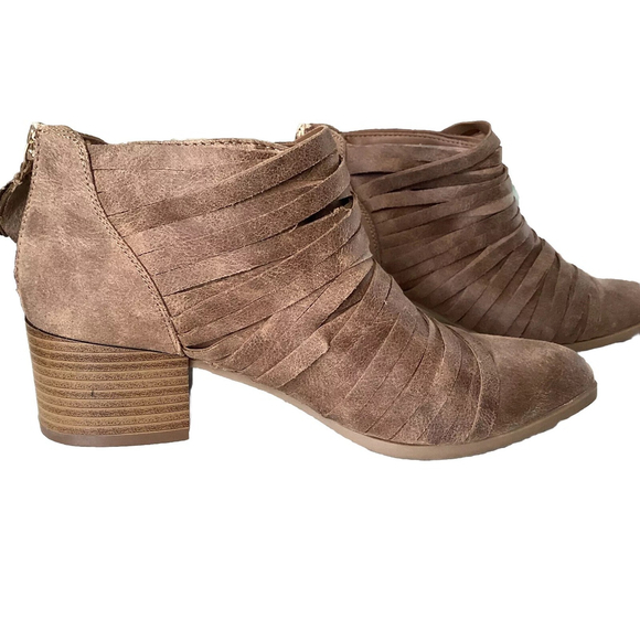 Ankle Boots Beige W/Fringe Straps Almond Toe Woman Sz 7.5 Fergalicious Iggy Sand - Picture 3 of 12